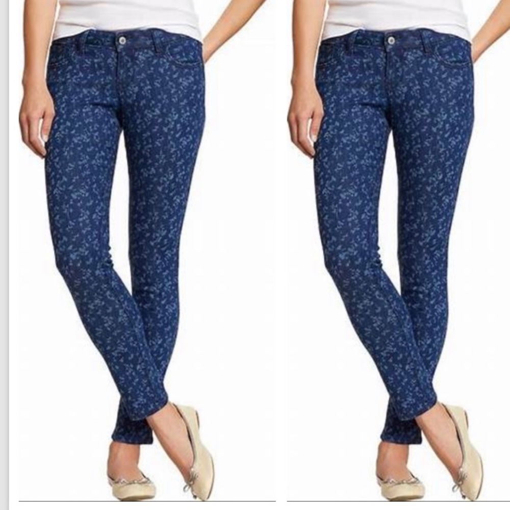🆕 Old Navy Rockstar dark blue floral skinny jeans